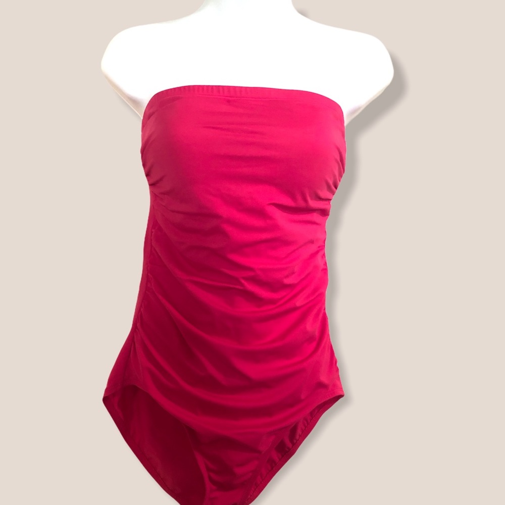 Jàntzen one piece swimsuit. W 10